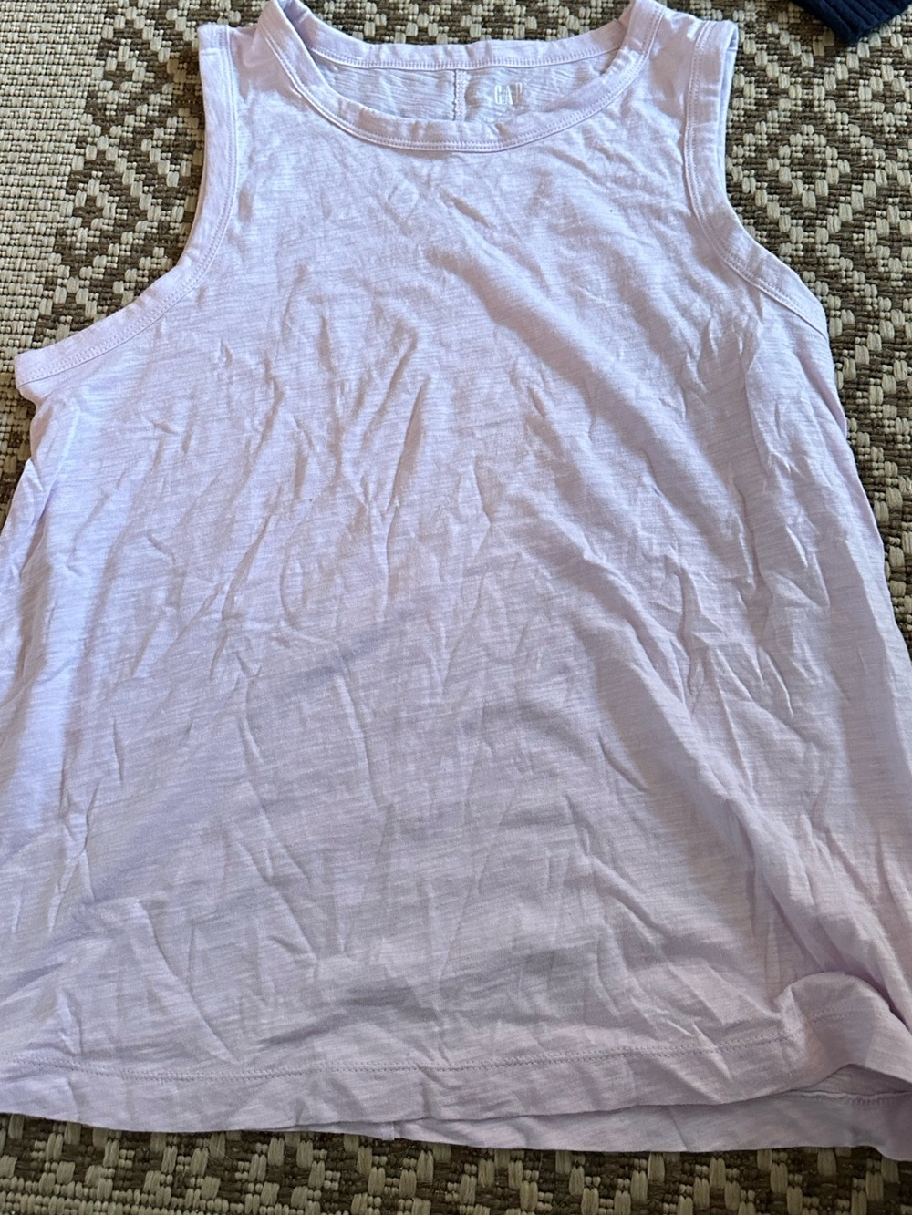 Gap top size medium